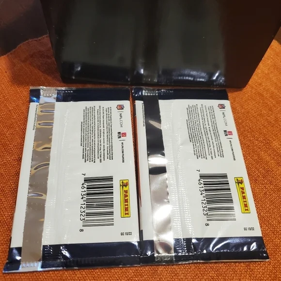 Panini 2022 NFL Absolute Football Trading Cards 2 Packs Yellow Parallel - Picture 3 of 4